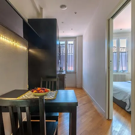 Modern Saragozza District Lägenhet