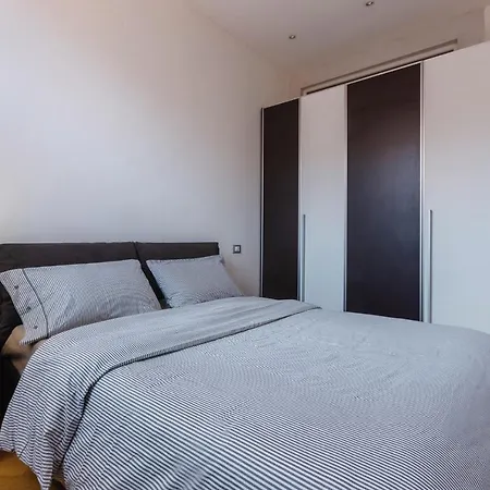 Modern Saragozza District Apartment Bologna