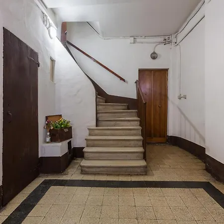 Modern Saragozza District Apartment *