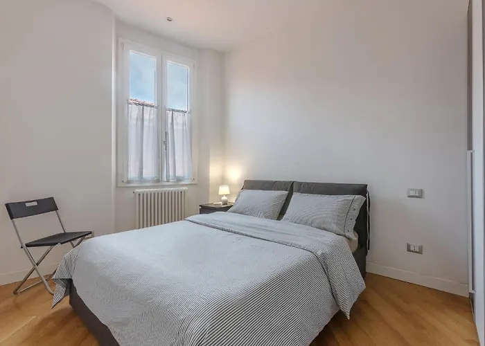 Modern Saragozza District * Bologna