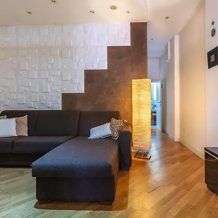 Modern Saragozza District Apartament *