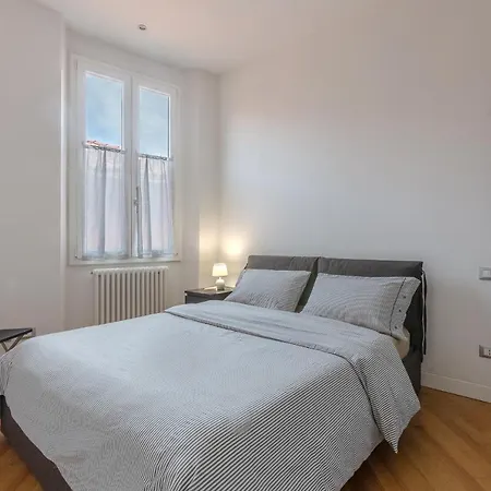 Modern Saragozza District * Bolonia